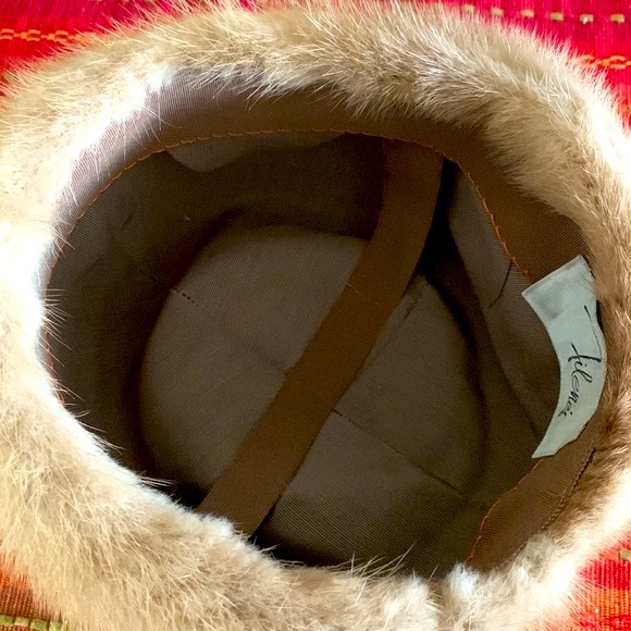 Filene’s 1950’s Vintage Mink Pillbox Hat - Picture 7 of 8